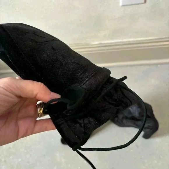 STUART WEITZMAN
Vidaland Convertible Boot in Black Crushed Velvet - Picture 6 of 11